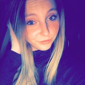 Meet your Posher, Holly